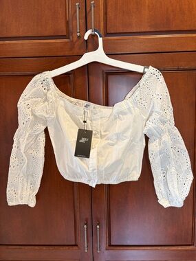 Society Addict Women's White Eyelet Sleeve Mid-Drift Crop Top Size S New w/ Tags